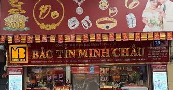 Giá vàng lao dốc, 'phố vàng' vắng tanh, Bảo Tín Minh Châu bán hàng kiểu mới