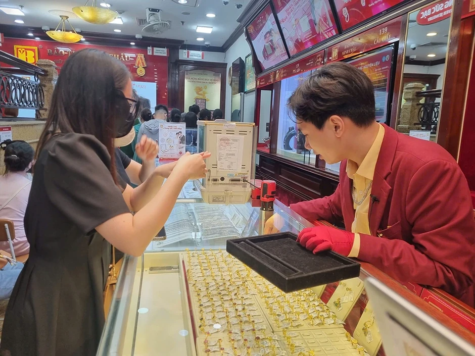 Giá vàng nhào lộn liên tục, người mua vẫn lỗ Giá vàng nhào lộn liên tục, người mua vẫn lỗ