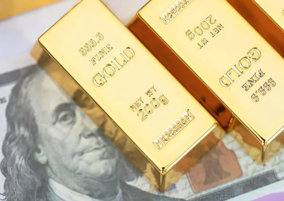 Giá vàng thế giới ‘rơi thẳng đứng’ gần 100 USD/ounce, về sát mốc 4.700 USD