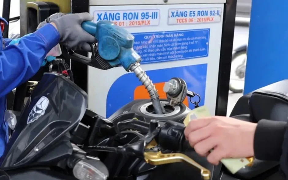 Giá xăng, dầu có loại tăng gần 9.000 đồng/lít: Nguyên nhân do đâu? Giá xăng, dầu có loại tăng gần 9.000 đồng/lít: Nguyên nhân do đâu?