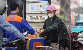 Giá xăng dầu có thể được điều chỉnh sớm hơn