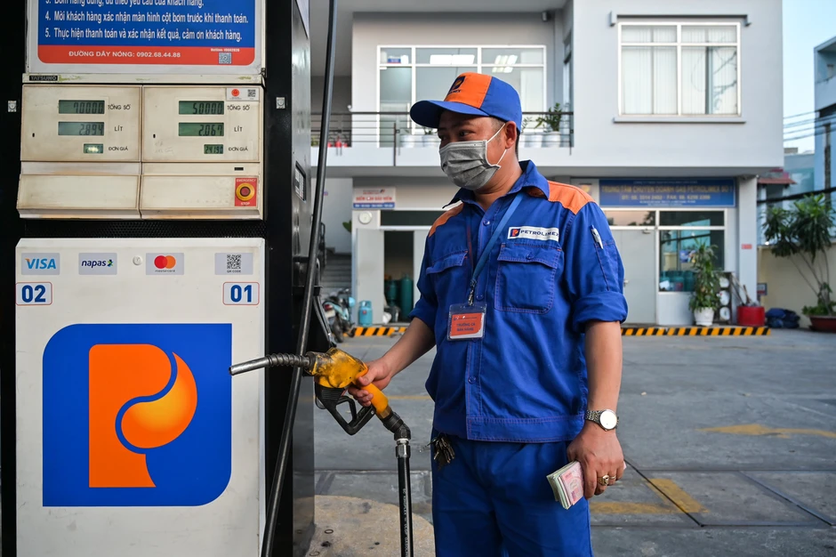 Giá xăng dầu đồng loạt giữ nguyên trong phiên điều hành đêm 13/3 Giá xăng dầu đồng loạt giữ nguyên trong phiên điều hành đêm 13/3