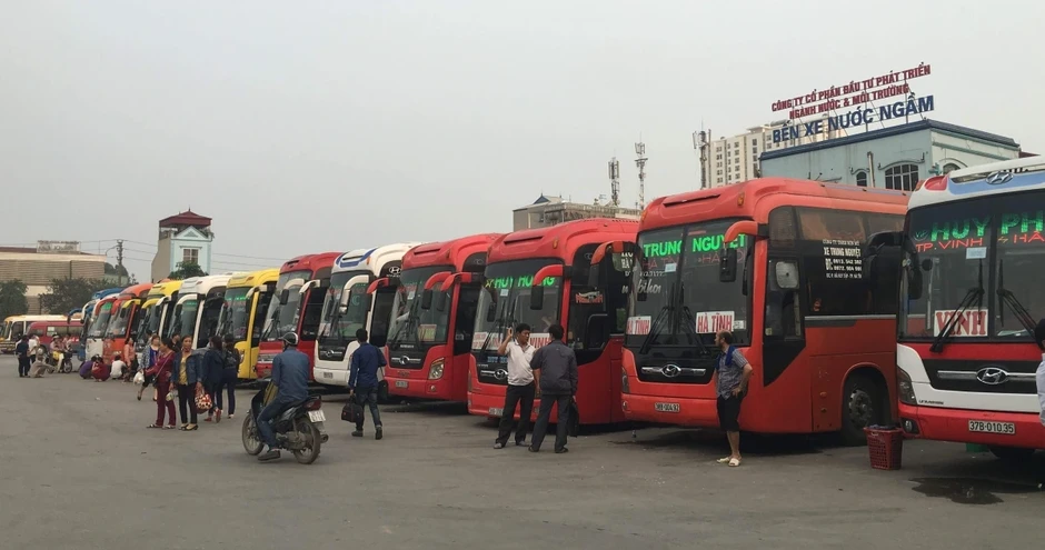 Giá xăng dầu tăng, hàng trăm tuyến xe khách điều chỉnh tăng giá vé Giá xăng dầu tăng, hàng trăm tuyến xe khách điều chỉnh tăng giá vé