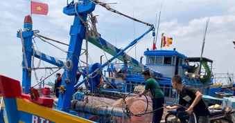 Giá xăng dầu tăng, ngư dân Lâm Đồng lo đội phí, công ty ở Đồng Nai họp khẩn