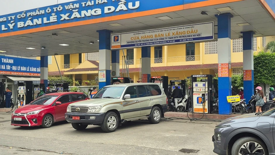 Giá xăng dầu tối 14-3: Xăng A95 ở mức 25.575 đồng/lít Giá xăng dầu tối 14-3: Xăng A95 ở mức 25.575 đồng/lít