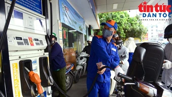 Giá xăng E5RON92 và dầu diesel tăng từ 15 giờ ngày 30/7