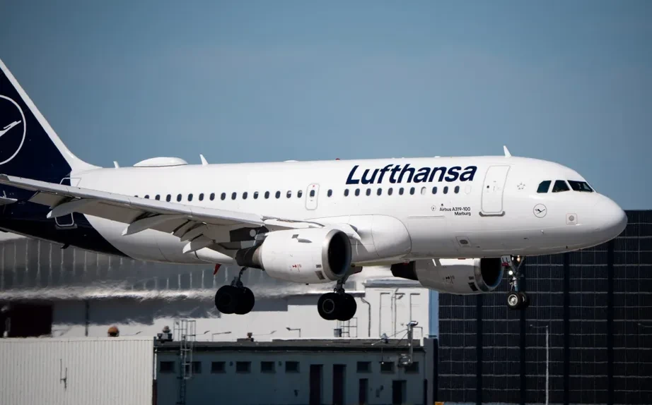 Giám đốc hãng hàng không Đức Lufthansa cảnh báo nhiều sân bay cạn nhiên liệu Giám đốc hãng hàng không Đức Lufthansa cảnh báo nhiều sân bay cạn nhiên liệu