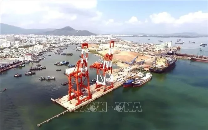 Giảm giá dịch vụ hoa tiêu cho tàu mang quốc tịch Việt Nam