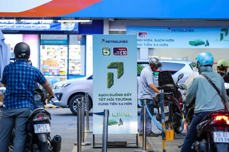 Giảm thuế để giảm giá xăng E10 Giảm thuế để giảm giá xăng E10