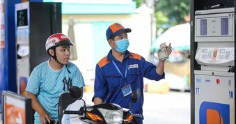 Giảm toàn bộ thuế với xăng dầu: Quyết sách đúng đắn 'một mũi tên trúng nhiều đích'