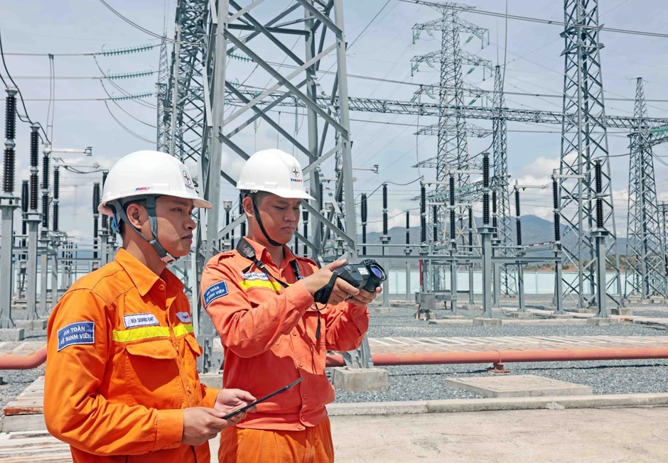 Giữ ổn định cung ứng điện giữa sức ép phụ tải liên tiếp lập kỷ lục Giữ ổn định cung ứng điện giữa sức ép phụ tải liên tiếp lập kỷ lục