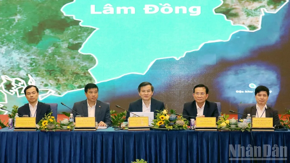 Gợi mở cơ chế, chính sách đặc thù tạo động lực bứt phá cho Lâm Đồng Gợi mở cơ chế, chính sách đặc thù tạo động lực bứt phá cho Lâm Đồng