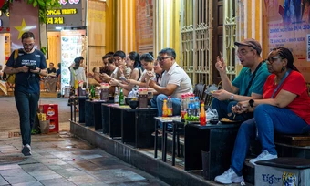 Hà Nội có thể cho thuê vỉa hè 45.000 đồng một m2 mỗi tháng để kinh doanh