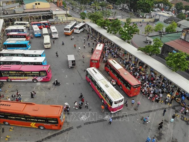 Hà Nội: Doanh nghiệp vận tải linh hoạt thích ứng với biến động giá xăng dầu Hà Nội: Doanh nghiệp vận tải linh hoạt thích ứng với biến động giá xăng dầu