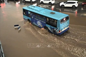 Hà Nội xử lý, khắc phục các điểm ngập sau trận mưa lớn