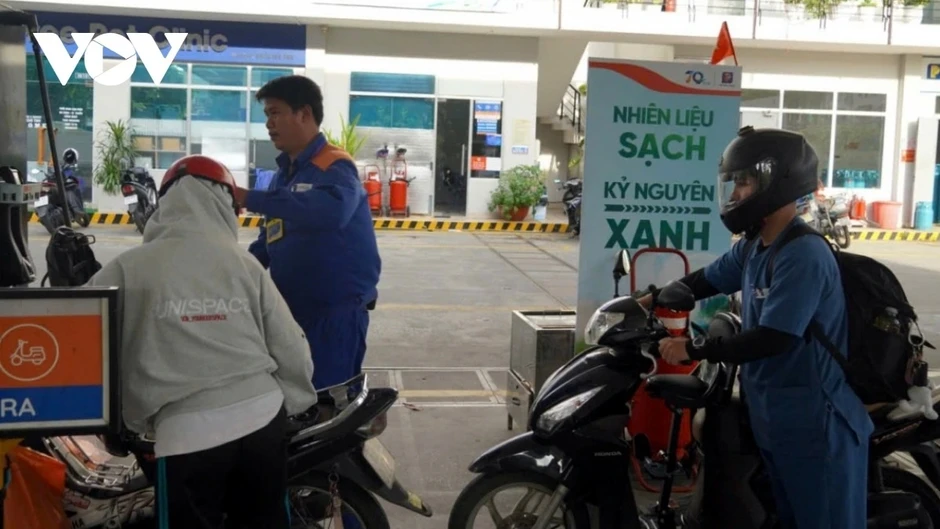 Hà Nội yêu cầu doanh nghiệp đẩy nhanh triển khai xăng sinh học E10 trước 1/6/2026 Hà Nội yêu cầu doanh nghiệp đẩy nhanh triển khai xăng sinh học E10 trước 1/6/2026