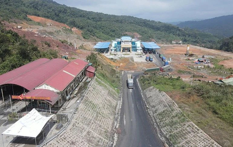 Hạ tầng chiến lược và kết nối vùng: “Đòn bẩy” thu hút FDI vào tỉnh Quảng Trị Hạ tầng chiến lược và kết nối vùng: “Đòn bẩy” thu hút FDI vào tỉnh Quảng Trị