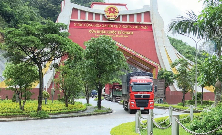 Hạ tầng chiến lược và kết nối vùng: “Đòn bẩy” thu hút FDI vào tỉnh Quảng Trị Hạ tầng chiến lược và kết nối vùng: “Đòn bẩy” thu hút FDI vào tỉnh Quảng Trị