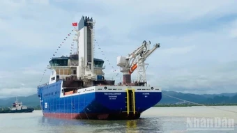 Hạ thủy thành công tàu dịch vụ điện gió hiện đại CSOV