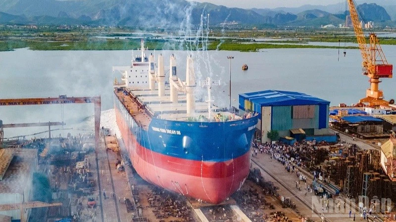 Hạ thủy thành công tàu hàng rời 45.000DWT số 2