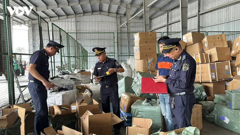 Hải quan khu vực VI cán mốc thu ngân sách năm 2026 sớm nhất toàn ngành Hải quan khu vực VI cán mốc thu ngân sách năm 2026 sớm nhất toàn ngành