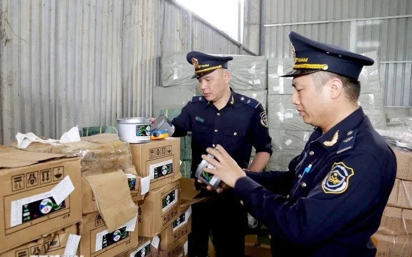 Hải quan phát hiện hơn 17.000 sản phẩm hàng hóa vi phạm xuất xứ Hải quan phát hiện hơn 17.000 sản phẩm hàng hóa vi phạm xuất xứ