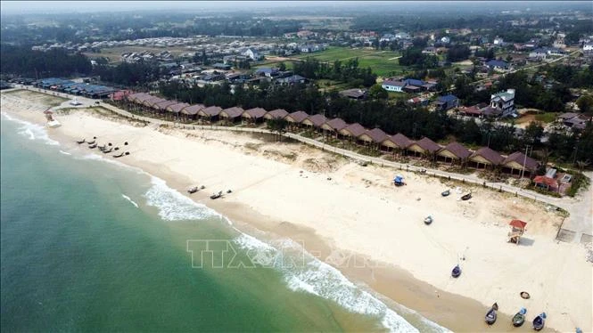 Hàng chục nhà hàng, công trình du lịch tiền tỷ 'đắp chiếu'