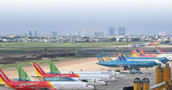 Hàng không cắt giảm đường bay nội địa vì thiếu nhiên liệu