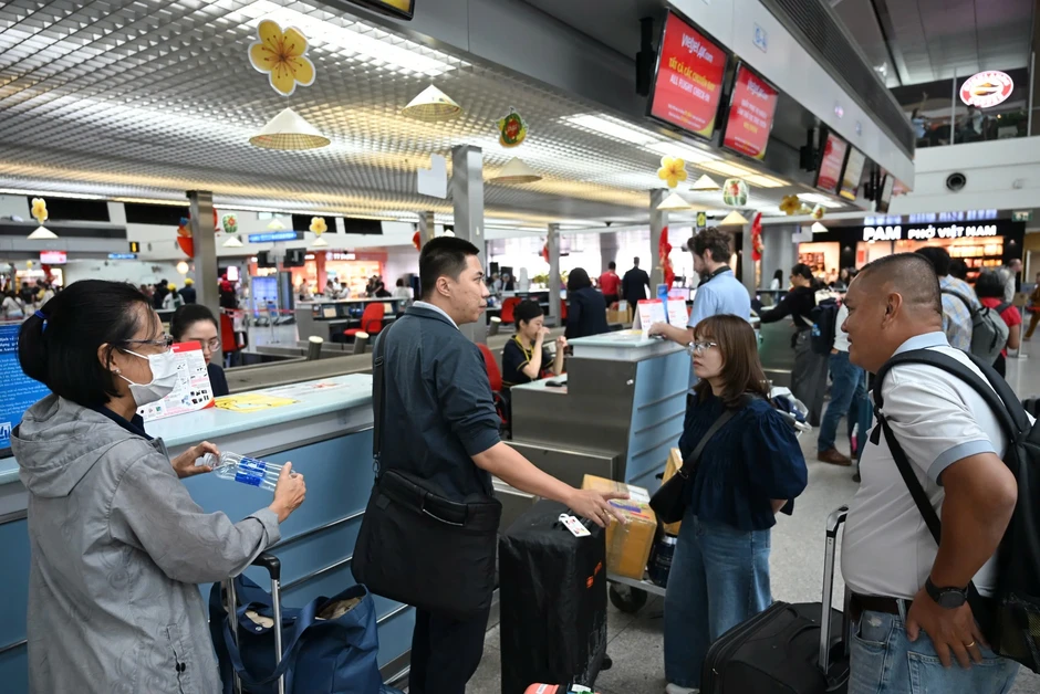 Hàng không Việt nổi bật thế giới về tăng trưởng khách giữa 'cơn lốc ngược' Hàng không Việt nổi bật thế giới về tăng trưởng khách giữa 'cơn lốc ngược'