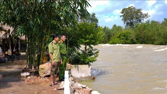 Hành lang thoát lũ hồ Dầu Tiếng bị 'bóp nghẹt' Hành lang thoát lũ hồ Dầu Tiếng bị 'bóp nghẹt'