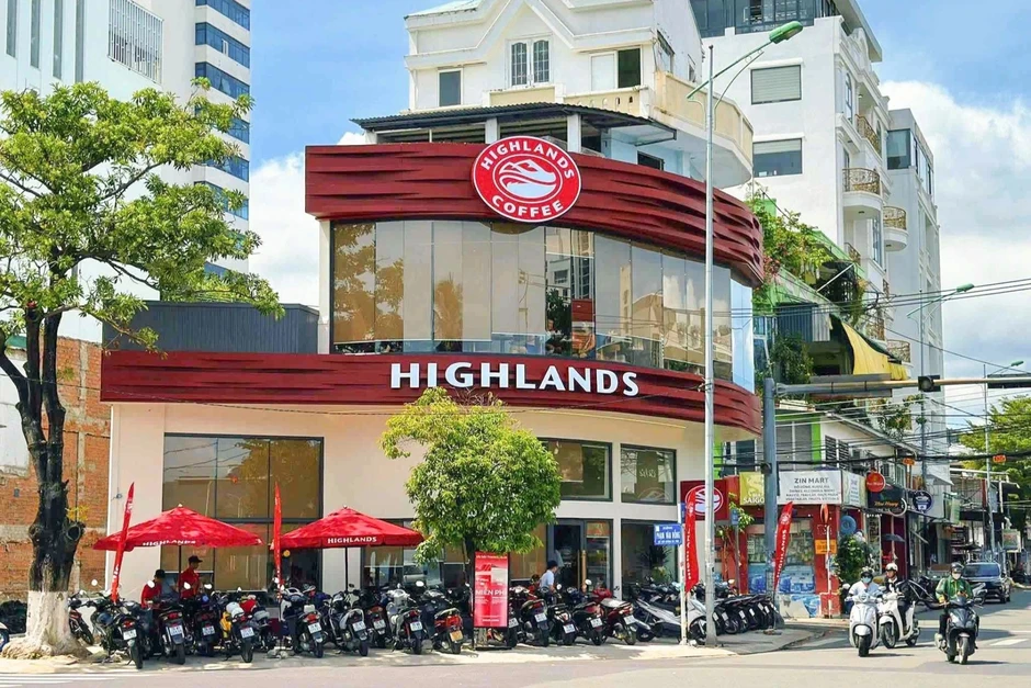 Hé lộ tình hình kinh doanh của Highland Coffee giữa lùm xùm đồ hộp Hé lộ tình hình kinh doanh của Highland Coffee giữa lùm xùm đồ hộp
