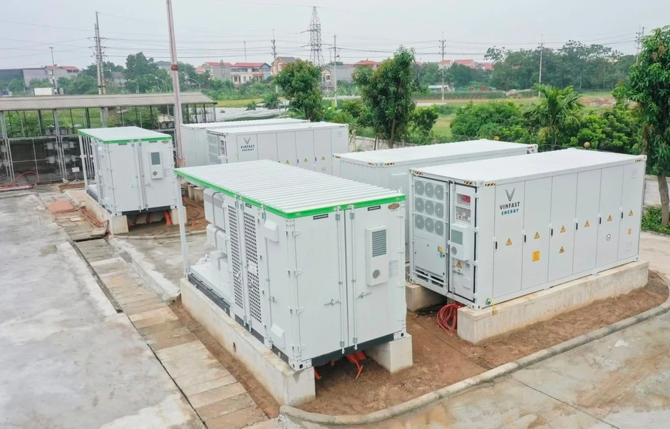 Hệ thống pin lưu trữ năng lượng quy mô lớn của VinEnergo được triển khai trên lưới điện Thủ đô Hệ thống pin lưu trữ năng lượng quy mô lớn của VinEnergo được triển khai trên lưới điện Thủ đô
