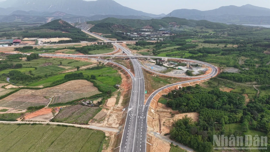 Hiện thực hóa mục tiêu 3.000km đường bộ cao tốc Hiện thực hóa mục tiêu 3.000km đường bộ cao tốc