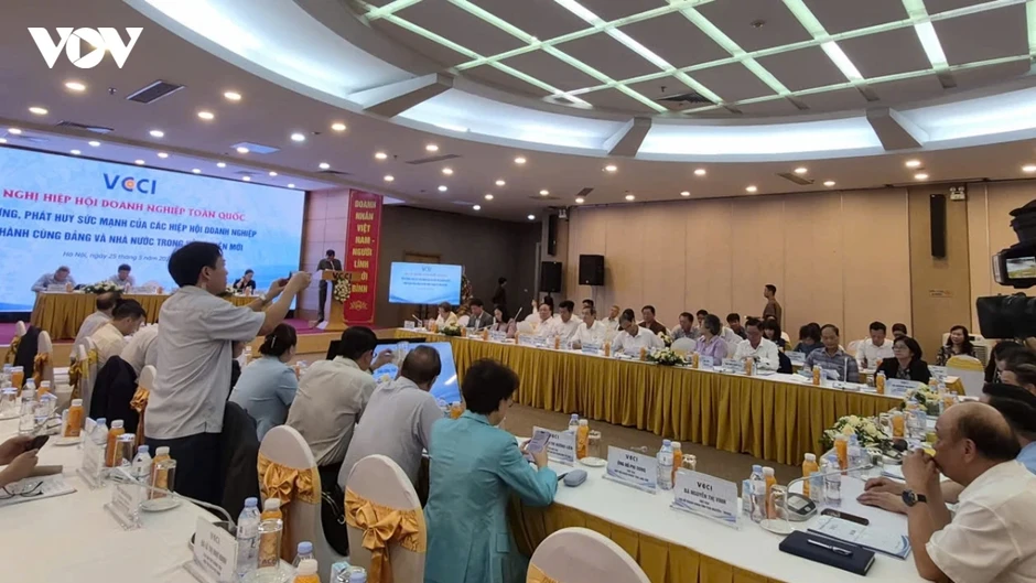 Hiệp hội doanh nghiệp “ngồi lại” tìm lực đẩy mới cho doanh nghiệp Việt Hiệp hội doanh nghiệp “ngồi lại” tìm lực đẩy mới cho doanh nghiệp Việt