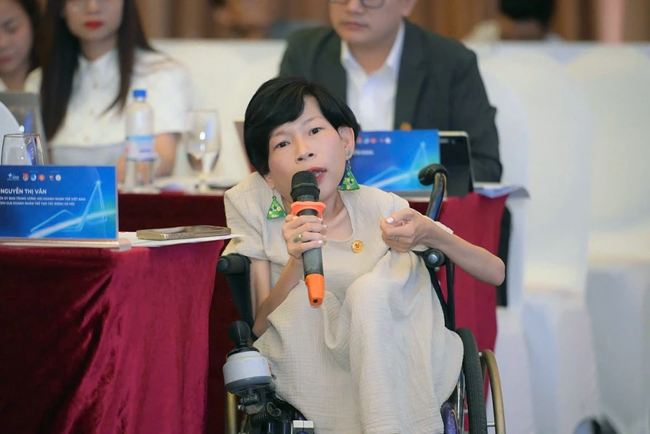 Hỗ trợ doanh nghiệp trẻ chuyển từ tư duy "tháo gỡ khó khăn" sang "đồng kiến tạo chính sách" Hỗ trợ doanh nghiệp trẻ chuyển từ tư duy "tháo gỡ khó khăn" sang "đồng kiến tạo chính sách"