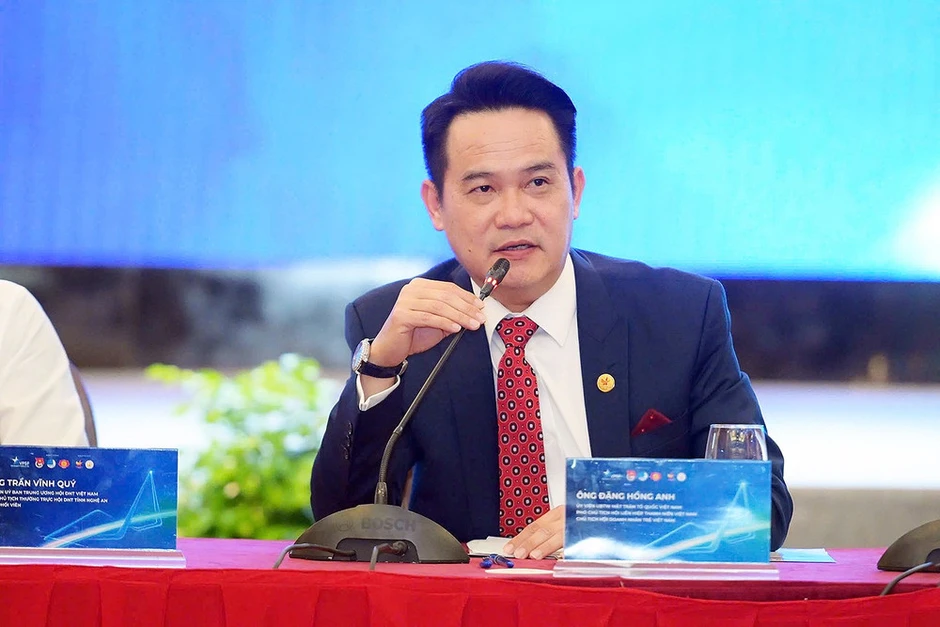 Hỗ trợ doanh nghiệp trẻ chuyển từ tư duy "tháo gỡ khó khăn" sang "đồng kiến tạo chính sách" Hỗ trợ doanh nghiệp trẻ chuyển từ tư duy "tháo gỡ khó khăn" sang "đồng kiến tạo chính sách"