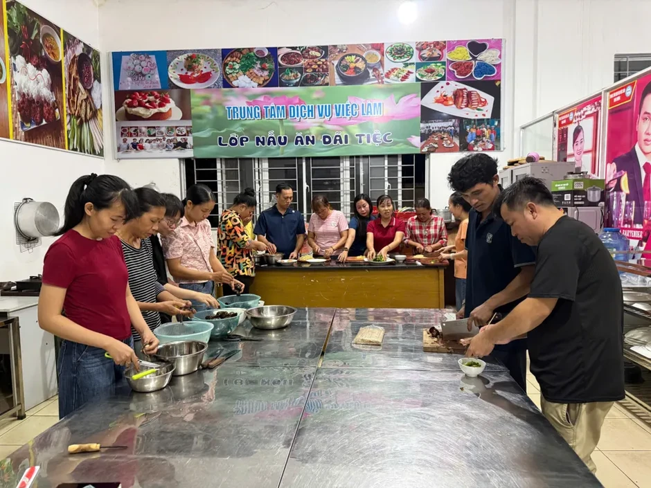 Hỗ trợ học nghề: Mở lối việc làm bền vững cho người thất nghiệp Hỗ trợ học nghề: Mở lối việc làm bền vững cho người thất nghiệp