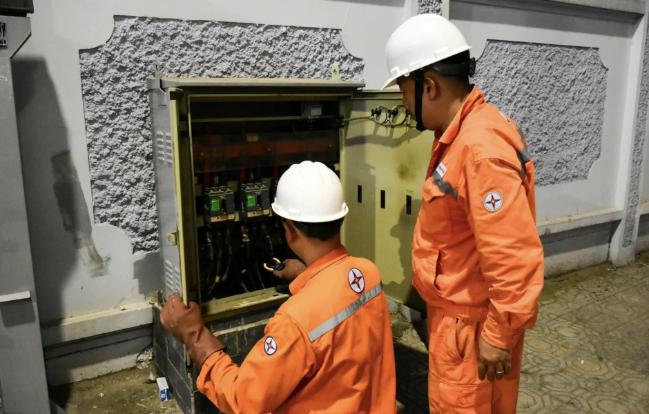 Hoá đơn tiền điện tăng mạnh, ngành điện nói do nắng nóng và học sinh nghỉ hè Hoá đơn tiền điện tăng mạnh, ngành điện nói do nắng nóng và học sinh nghỉ hè
