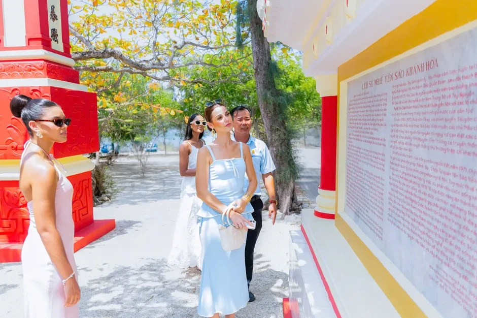 Hoa hậu thế giới Joheiry Mola Domiguez cùng hai Á hậu trải nghiệm đảo yến Hòn Nội Hoa hậu thế giới Joheiry Mola Domiguez cùng hai Á hậu trải nghiệm đảo yến Hòn Nội
