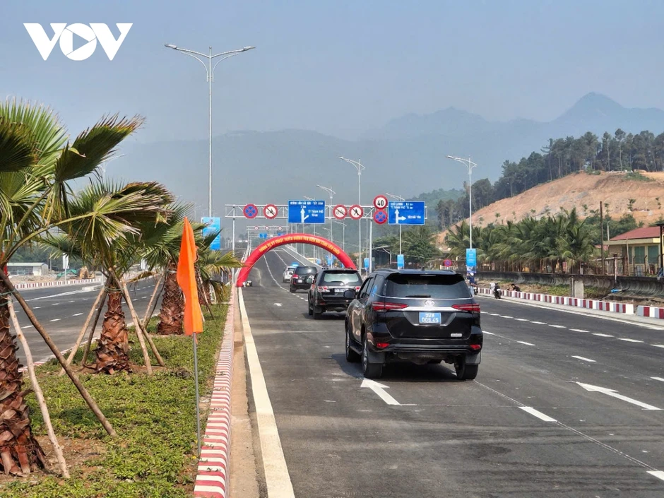 Hoàn thành hạ tầng dùng chung và khởi động dự án bến container Cảng Liên Chiểu Hoàn thành hạ tầng dùng chung và khởi động dự án bến container Cảng Liên Chiểu