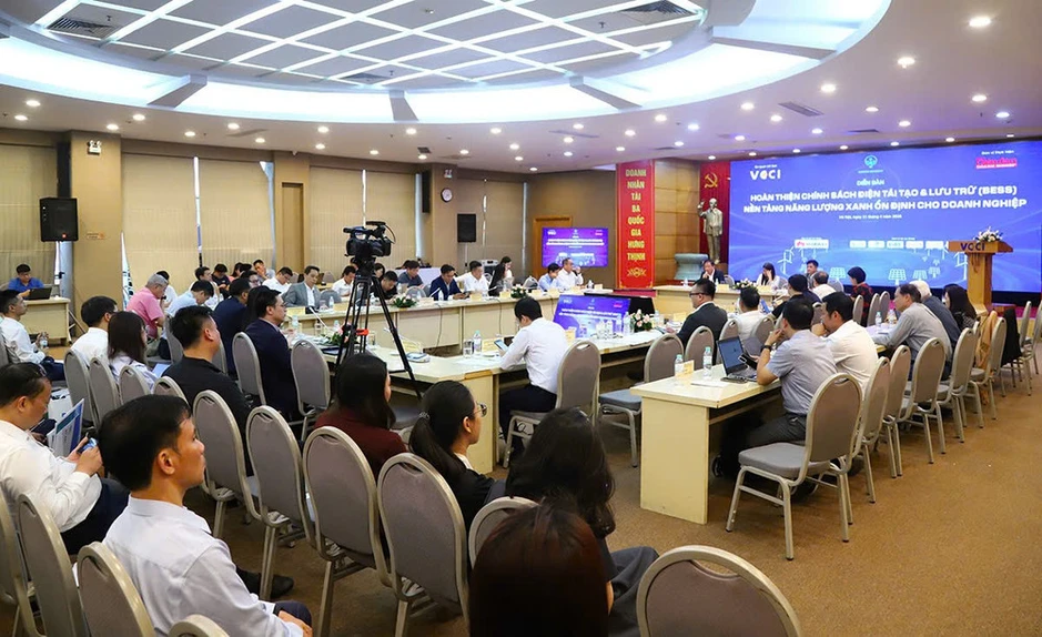 Hoàn thiện chính sách điện tái tạo và lưu trữ: Khơi thông nguồn điện xanh cho doanh nghiệp Hoàn thiện chính sách điện tái tạo và lưu trữ: Khơi thông nguồn điện xanh cho doanh nghiệp