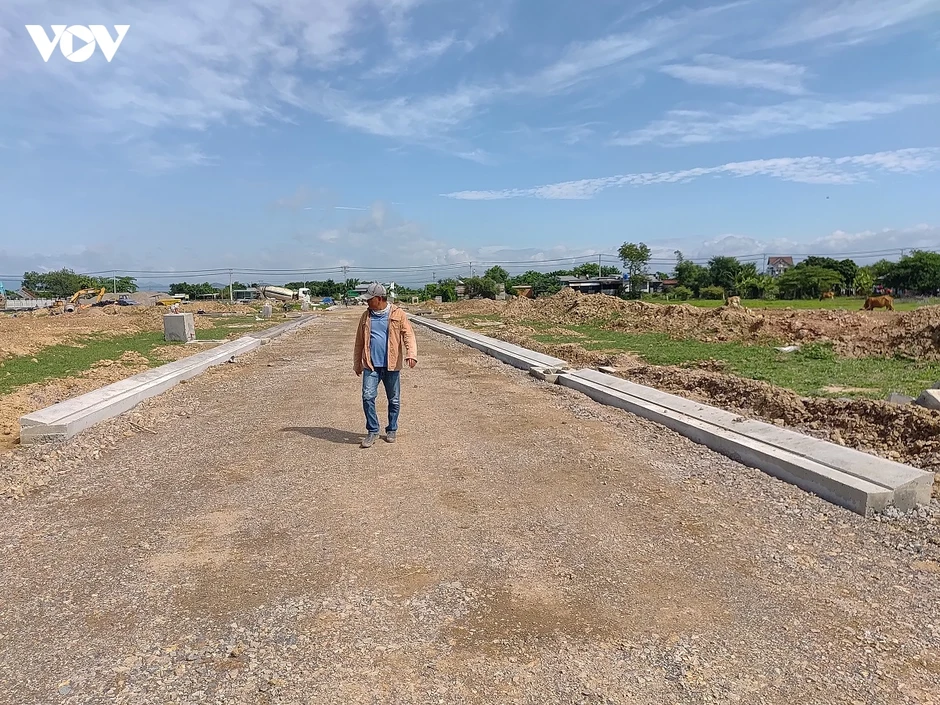 Hối hả trên công trình tái định cư dự án đường sắt tốc độ cao ở Lâm Đồng Hối hả trên công trình tái định cư dự án đường sắt tốc độ cao ở Lâm Đồng
