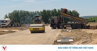 Hối hả trên công trình tái định cư dự án đường sắt tốc độ cao ở Lâm Đồng