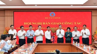 Hội nghị bàn giao công tác giữa Phó Thủ tướng Chính phủ Nguyễn Văn Thắng và Bộ trưởng Bộ Tài chính Ngô Văn Tuấn