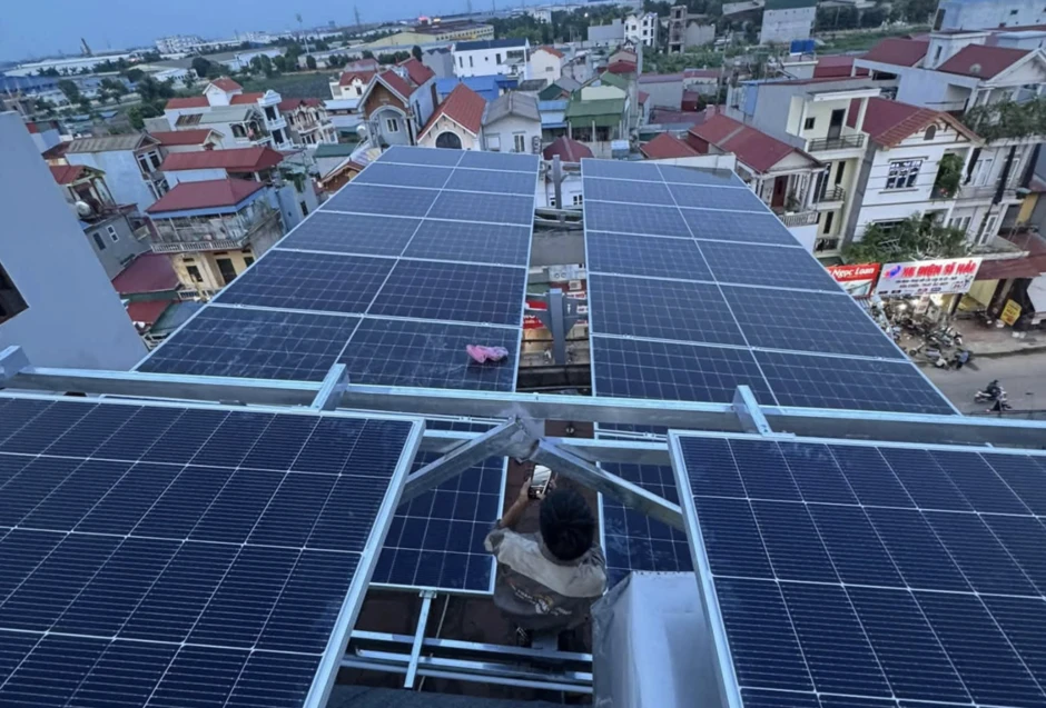 Hơn 13.000 khách hàng miền Bắc lắp điện mặt trời, nhiều tỉnh bắt đầu hỗ trợ tiền Hơn 13.000 khách hàng miền Bắc lắp điện mặt trời, nhiều tỉnh bắt đầu hỗ trợ tiền