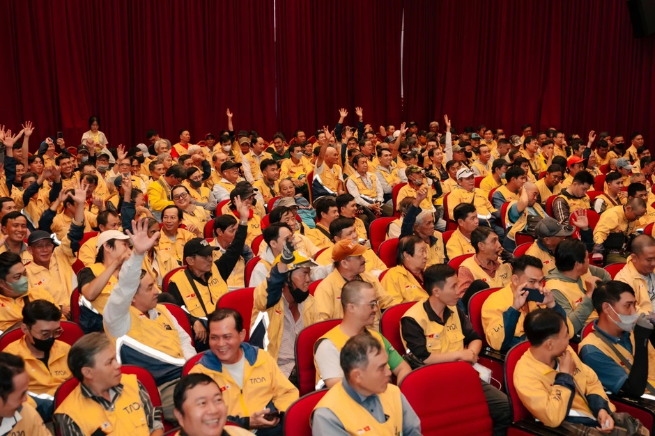 Hơn 300 tài xế TADA và câu chuyện phía sau hai chữ “đối tác” Hơn 300 tài xế TADA và câu chuyện phía sau hai chữ “đối tác”