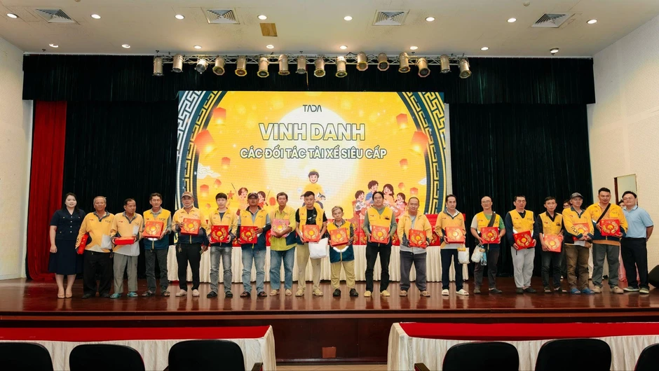 Hơn 300 tài xế TADA và câu chuyện phía sau hai chữ “đối tác” Hơn 300 tài xế TADA và câu chuyện phía sau hai chữ “đối tác”