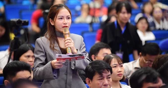 Hơn 400 hộ kinh doanh đối thoại trực tiếp với ngành thuế về thuế kê khai