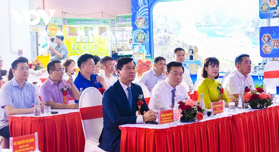 Hơn 400 sản phẩm OCOP góp mặt tại Hội chợ OCOP Quảng Ninh - Hè 2026 Hơn 400 sản phẩm OCOP góp mặt tại Hội chợ OCOP Quảng Ninh - Hè 2026