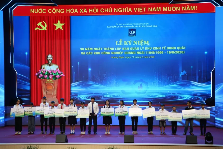 Hơn 440 dự án đầu tư vào các khu kinh tế và khu công nghiệp Quảng Ngãi, vốn đăng ký gần 20 tỷ USD Hơn 440 dự án đầu tư vào các khu kinh tế và khu công nghiệp Quảng Ngãi, vốn đăng ký gần 20 tỷ USD